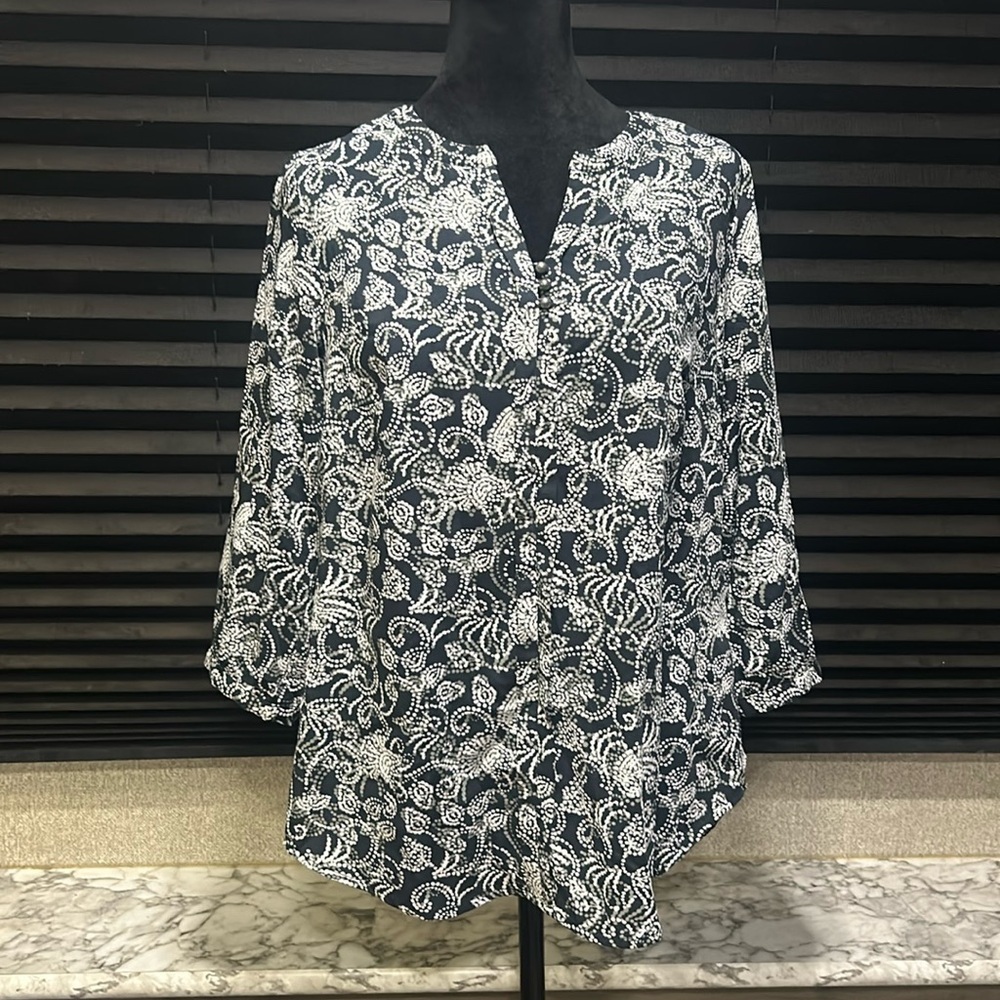 Christopher & Banks Women’s Black White & Grey Print 3/4 Sleeve V-Neck Top‎ PS